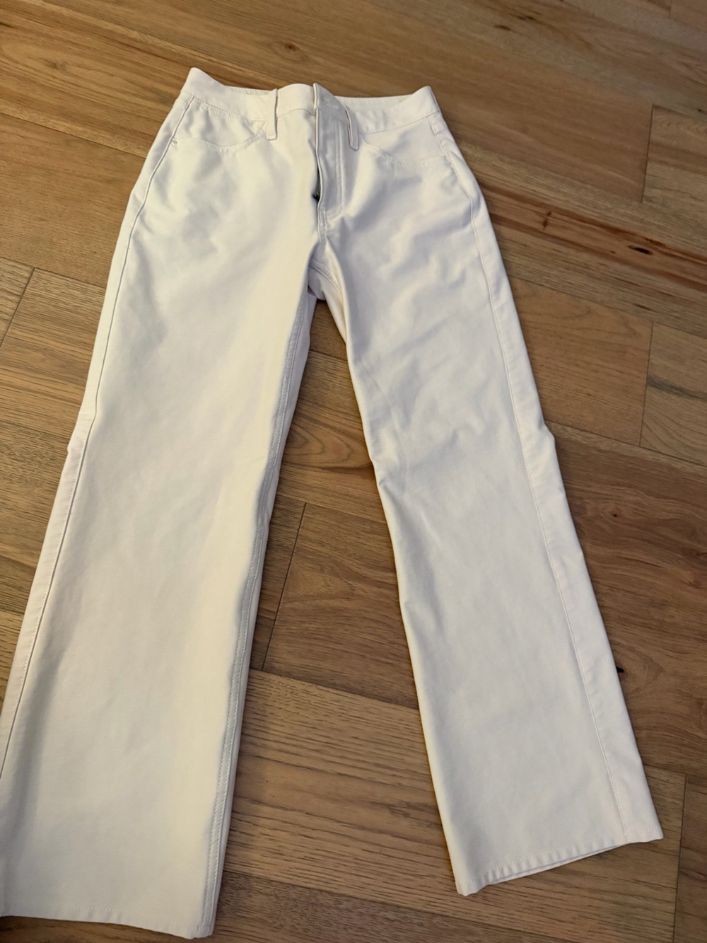 Lulu Lemon EasyFive High-Rise Subtle Flare Pant Short Light-Ivory